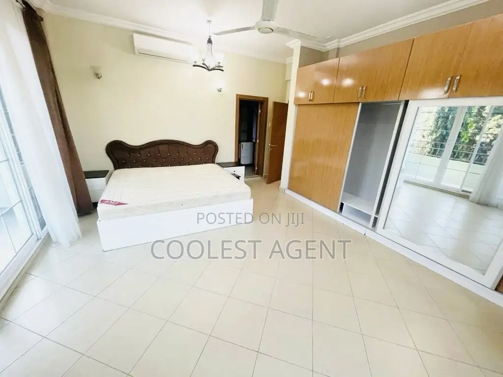 Furnished 3bdrm Apartment in Coolest Estate, Oyster Bay for rent in Oyster Bay