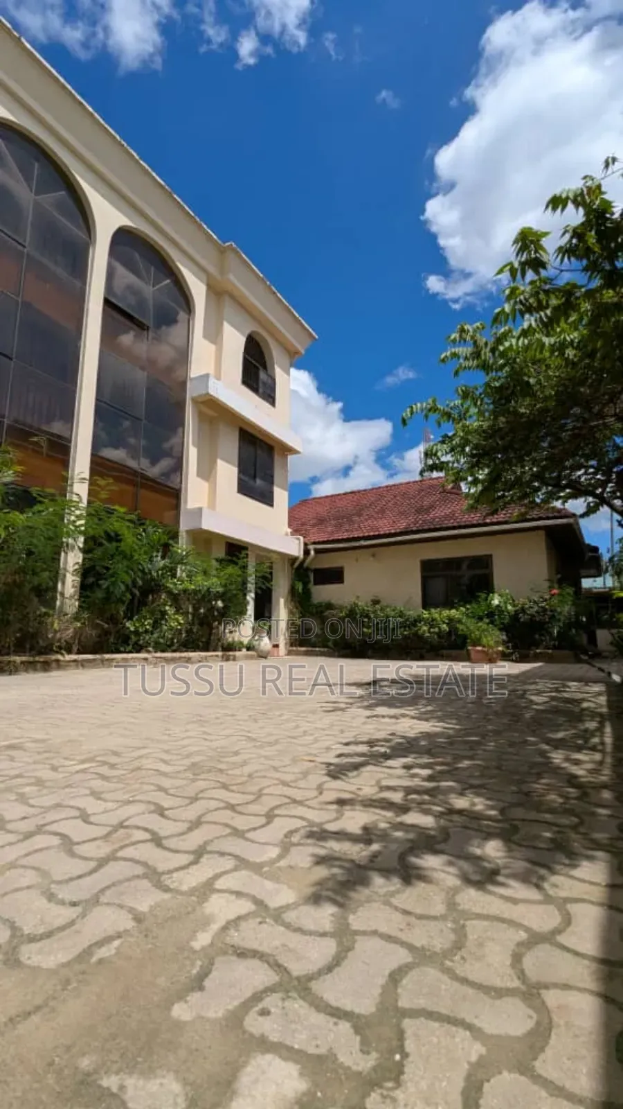 9bdrm House in Salma Kikwete, Kinondoni for sale in Kinondoni