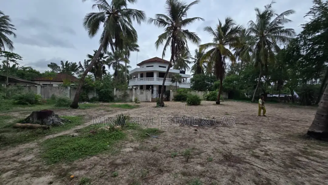 10bdrm House in Mbezi Beach for sale in Mbezi Beach
