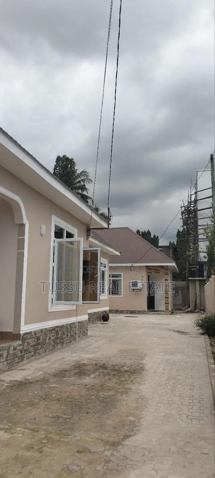 6bdrm House in Mikochen B, Kinondoni for sale in Kinondoni