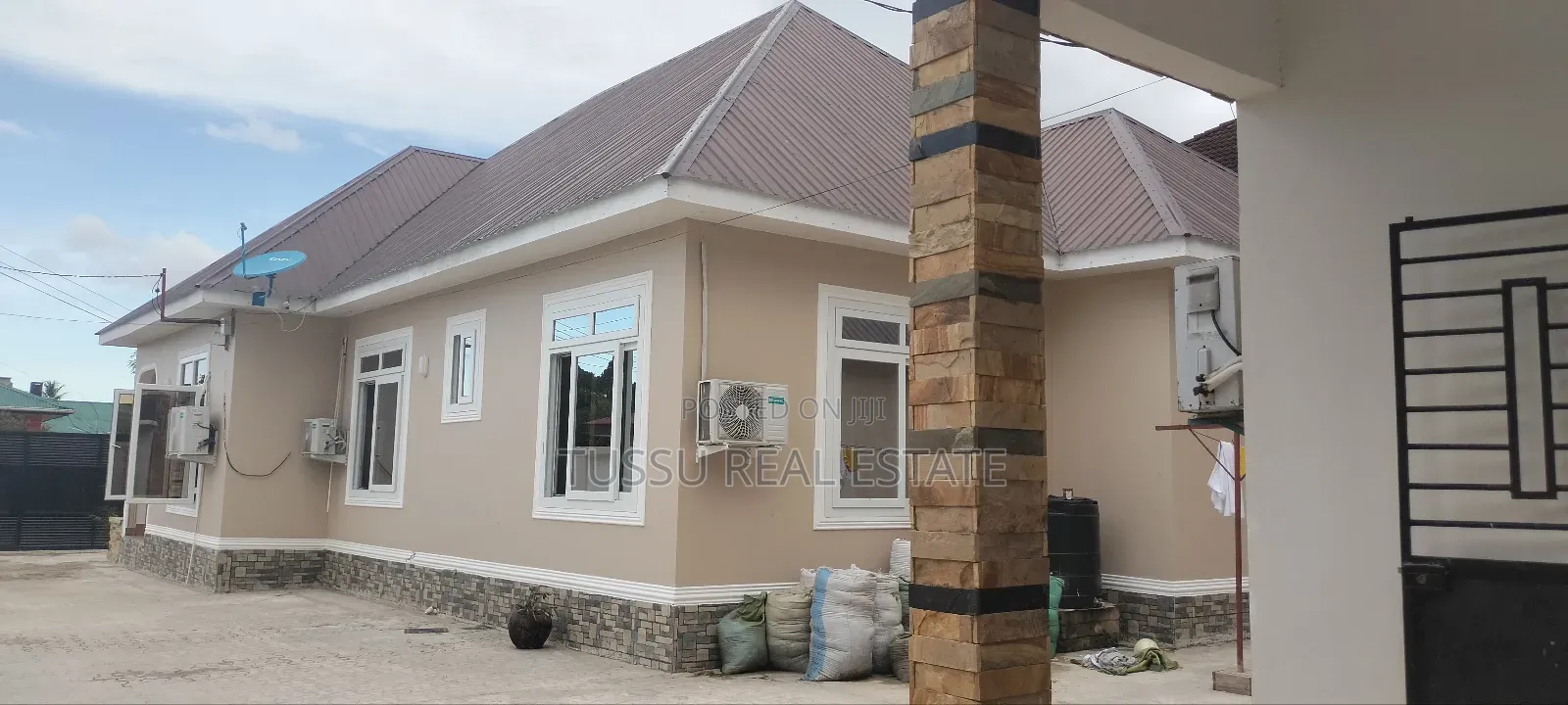 6bdrm House in Mikochen B, Kinondoni for sale in Kinondoni