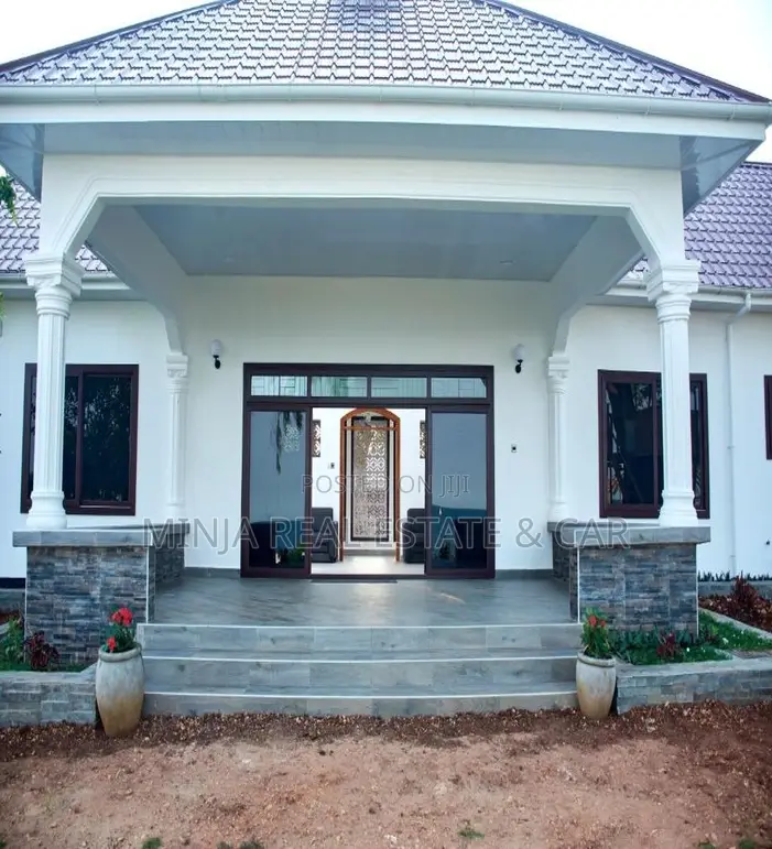 9bdrm House in Kirare for sale in Kirare