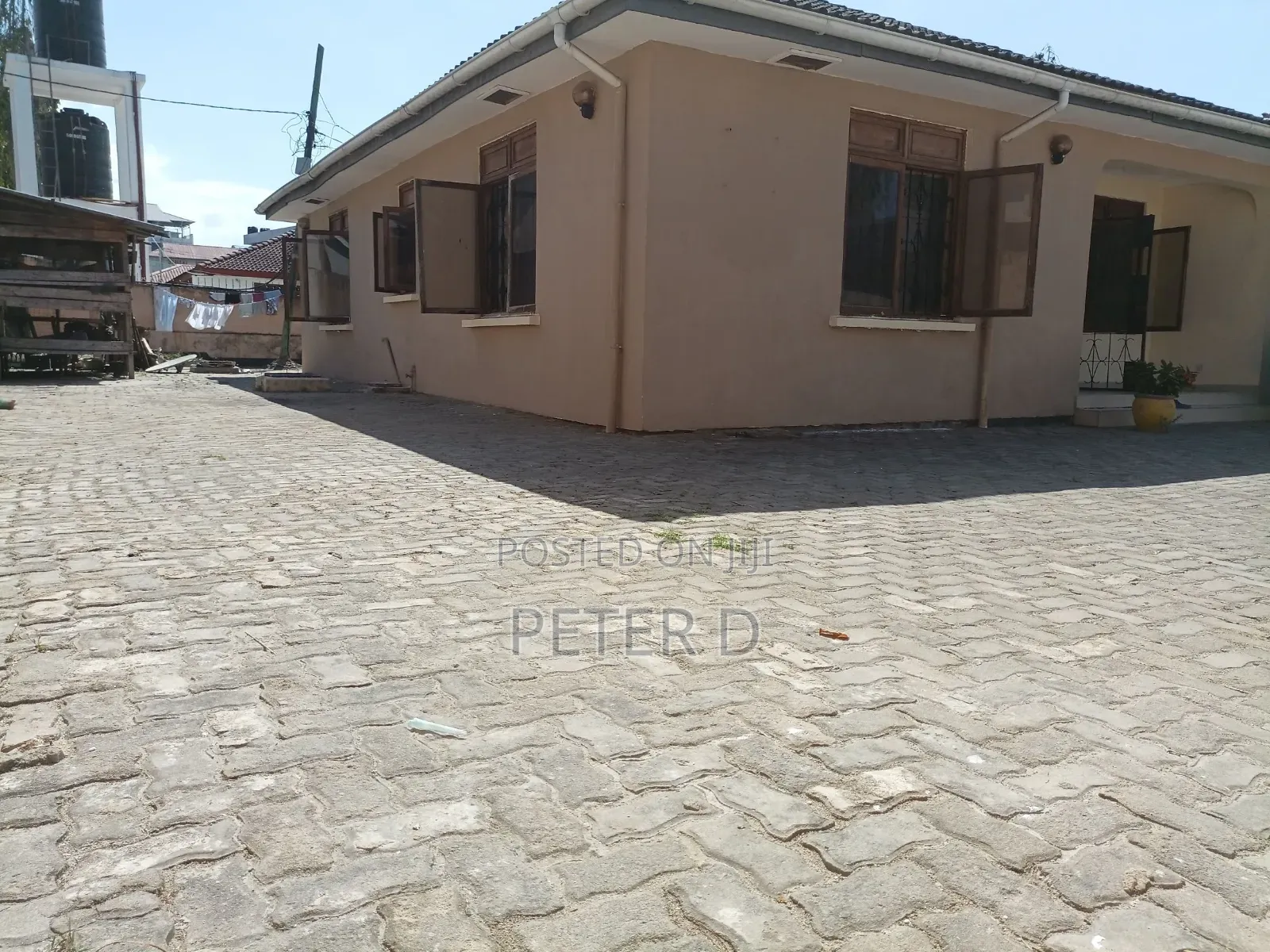 8bdrm House in Mbezi Beach for sale in Mbezi Beach