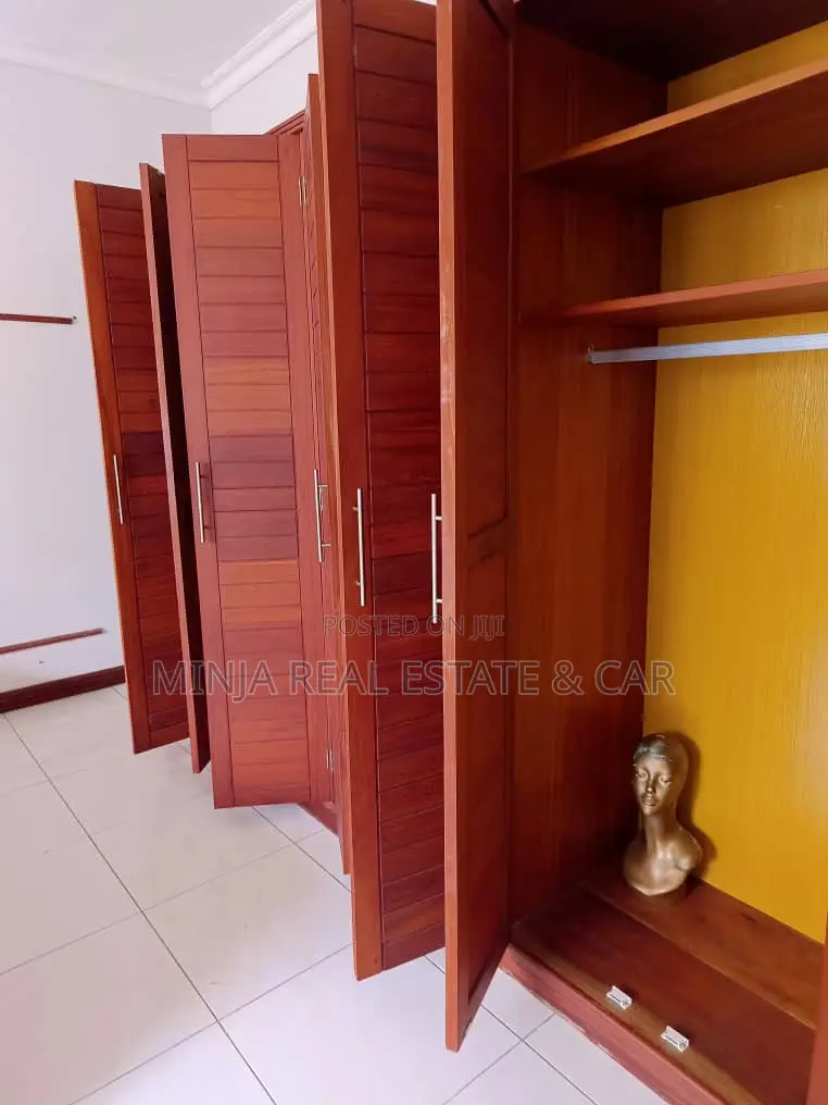 Furnished 4bdrm Apartment in Oyster Bay for rent in Oyster Bay
