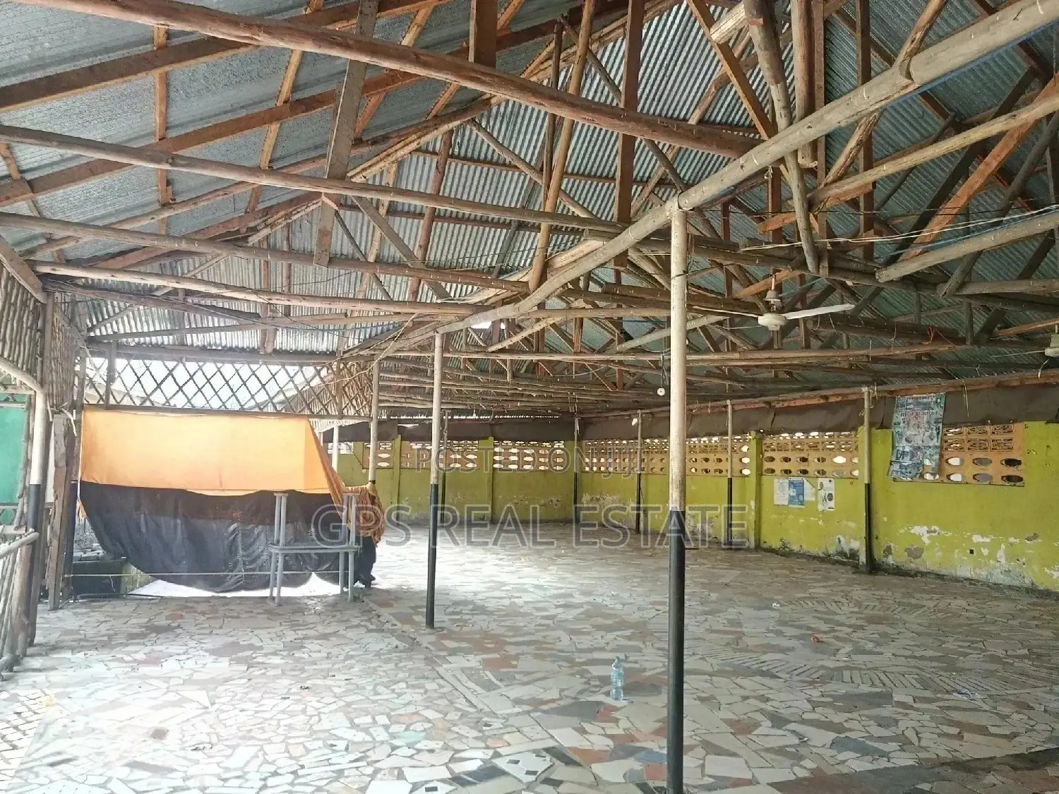Bar And Ukumbi For Sale in Temeke