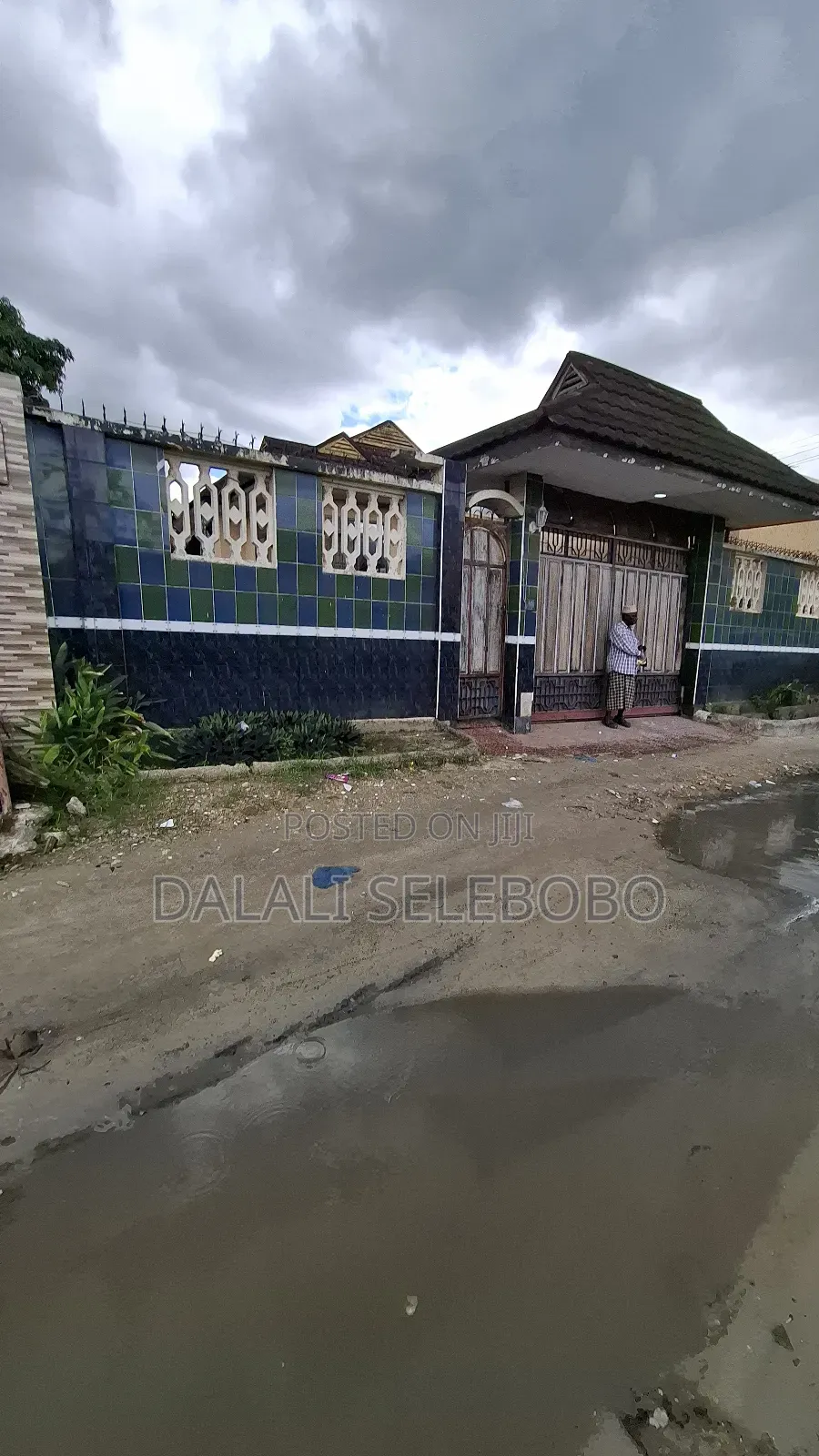 Furnished 5bdrm Bungalow in Sinza Low School for sale in Sinza