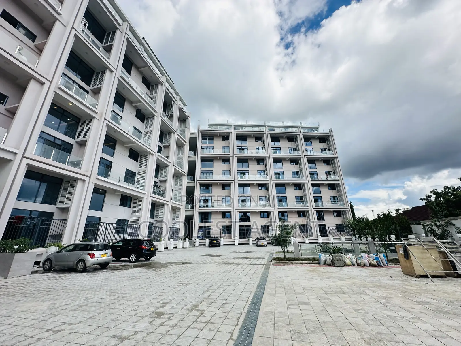 Furnished 3bdrm Duplex in Coolest Estate, Oyster Bay for rent in Oyster Bay