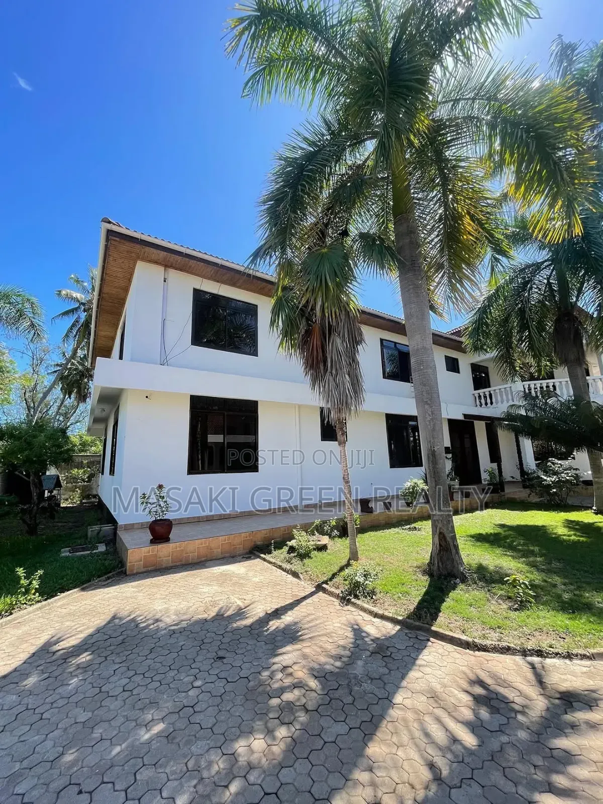 8bdrm House in Mbezi Estate for sale in Mbezi Beach