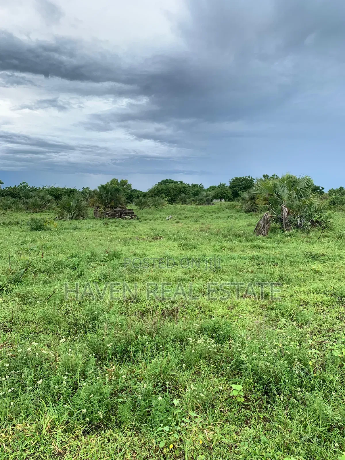 4 Acres Zinauzwa Mbweni Kiembeni in Mbezi Beach