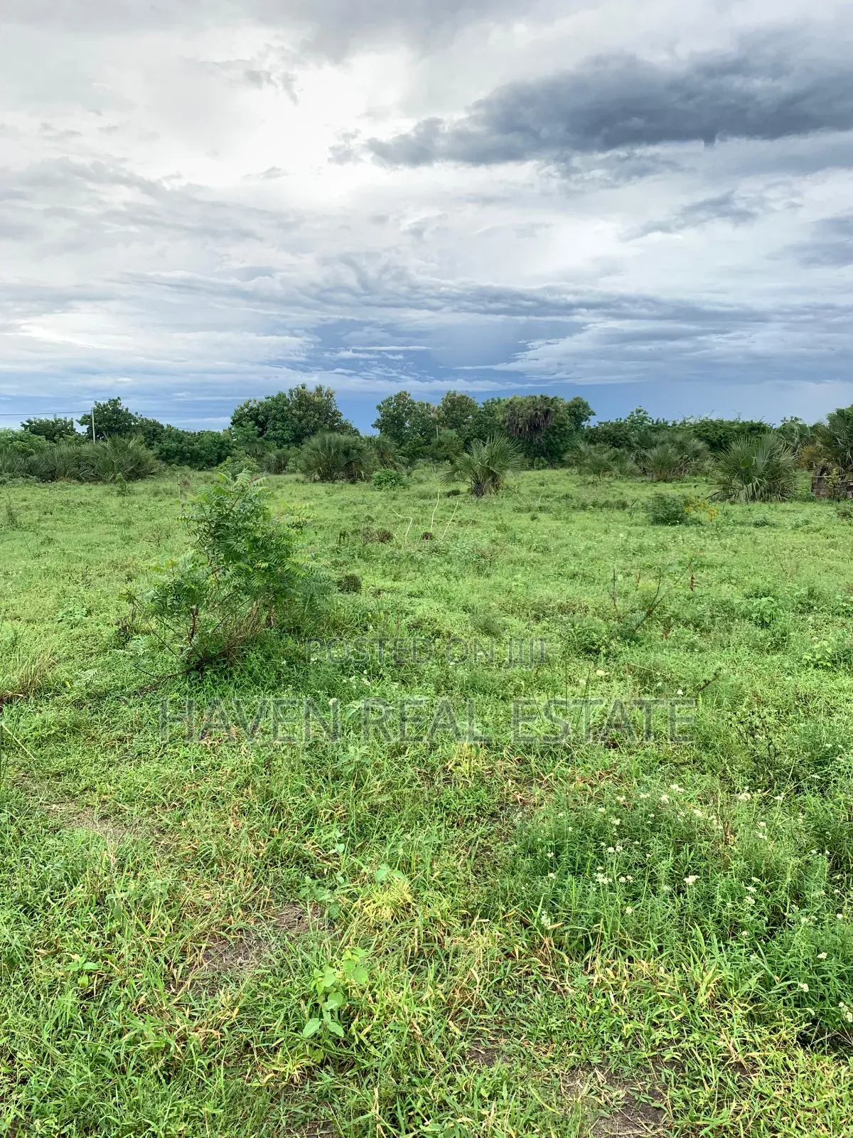 4 Acres Zinauzwa Mbweni Kiembeni in Mbezi Beach