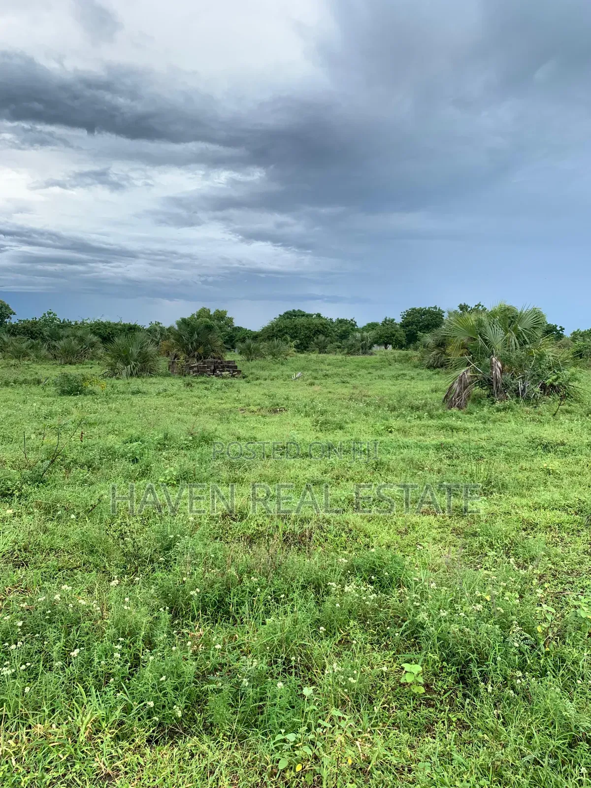 4 Acres Zinauzwa Mbweni Kiembeni in Mbezi Beach