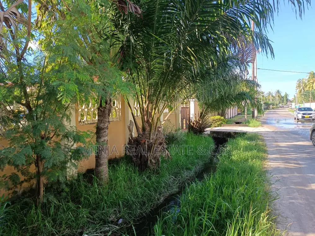 Plot for Sale for Investors in Dar Es Salaam, Migombani Road in Kinondoni