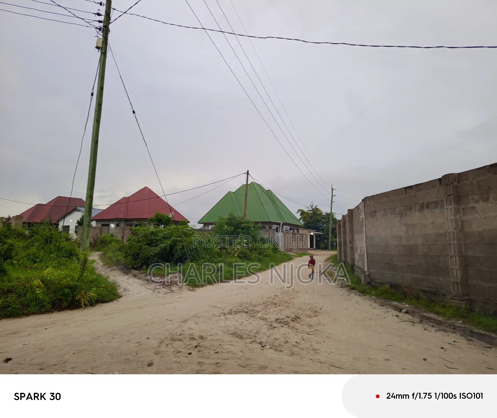 Kiwanja Sqmita 500 Kinauzwa Milioni 12.5 Ukonga Bombambili. in Ukonga