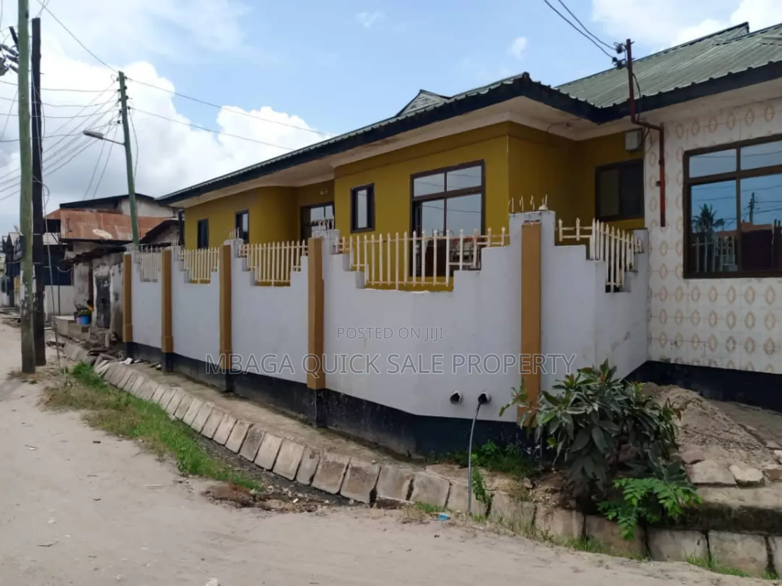 11bdrm House in Manzese for sale in Manzese