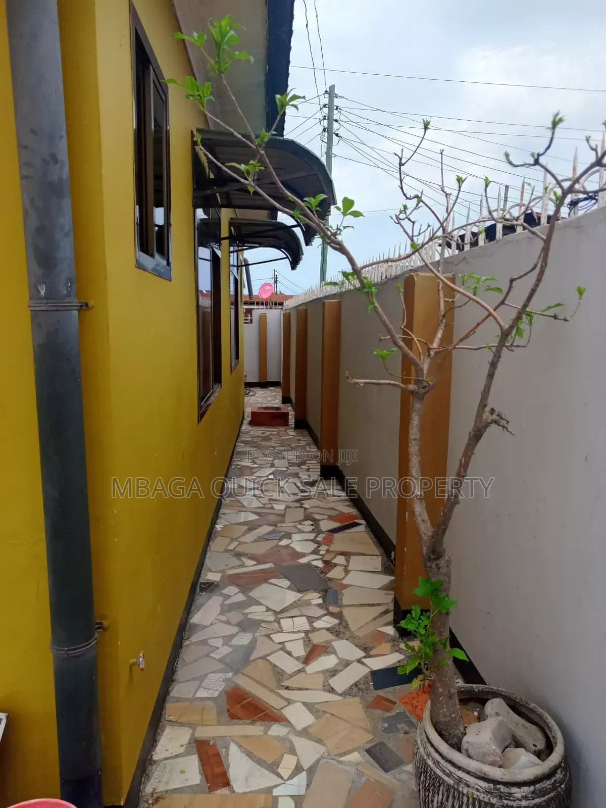 11bdrm House in Manzese for sale in Manzese