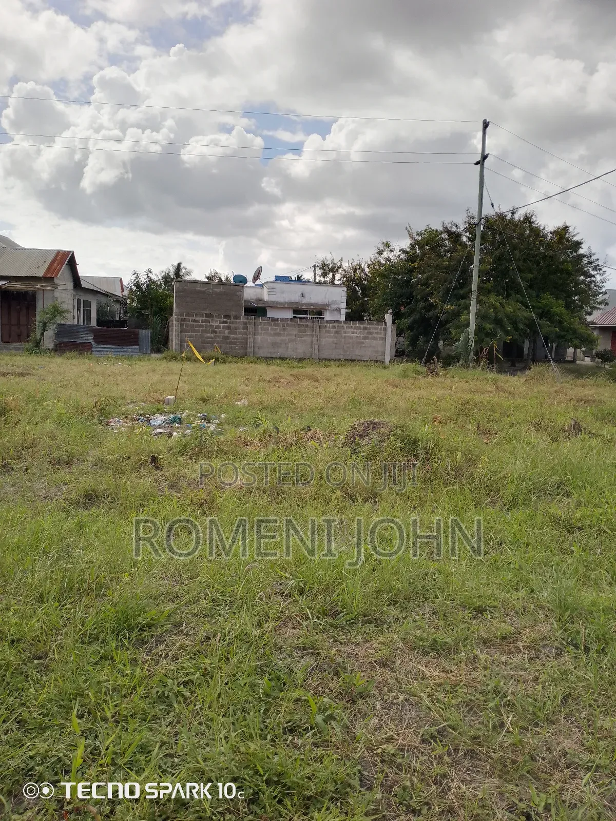 Kiwanja Mita Sqmita 200 Kinauzwa Miln 4.8 Ukonga Bombambili. in Ilala