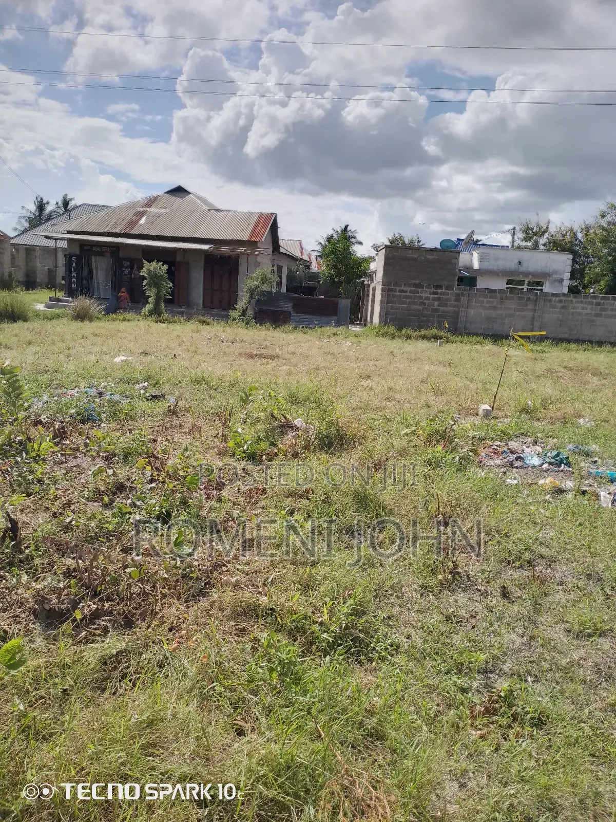 Kiwanja Mita Sqmita 200 Kinauzwa Miln 4.8 Ukonga Bombambili. in Ilala