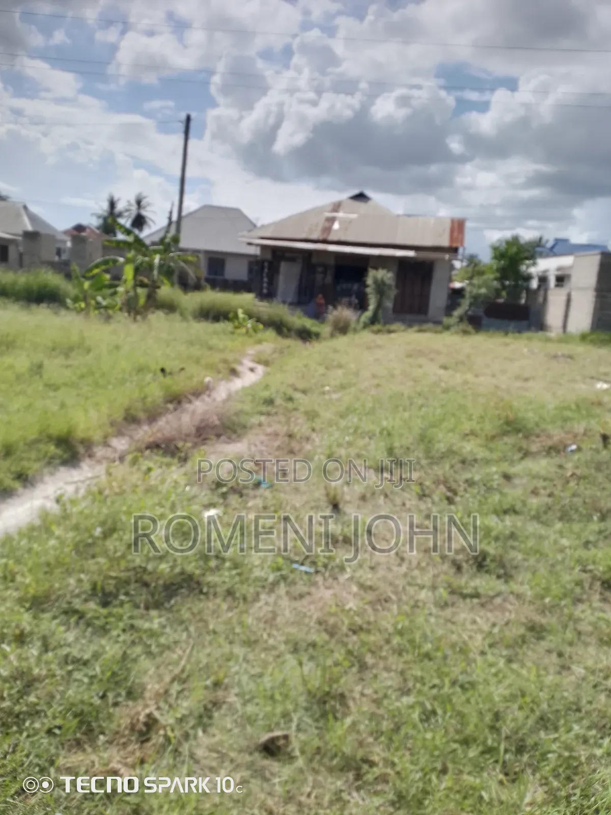 Kiwanja Mita Sqmita 200 Kinauzwa Miln 4.8 Ukonga Bombambili. in Ilala