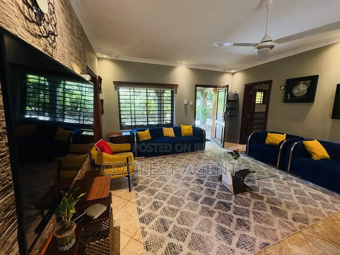 Furnished 2bdrm Villa in Coolest Estate, Oyster Bay for rent in Oyster Bay