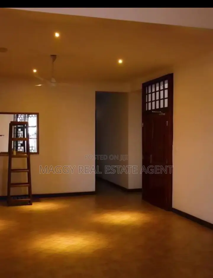 8bdrm Bungalow in Kidimbwi, Mbezi Beach for sale in Mbezi Beach