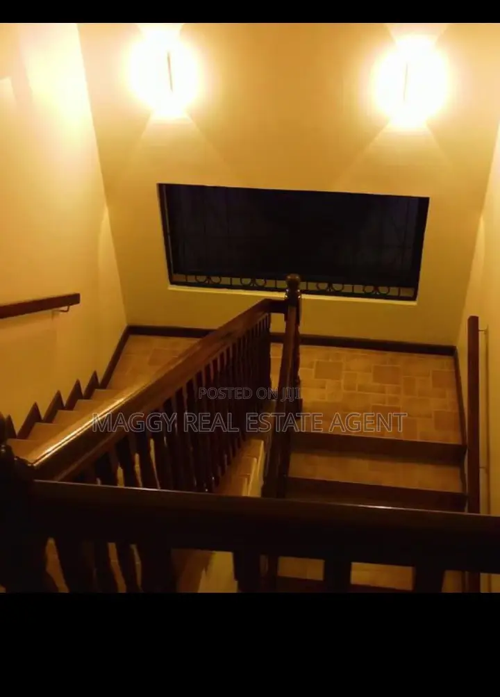 8bdrm Bungalow in Kidimbwi, Mbezi Beach for sale in Mbezi Beach