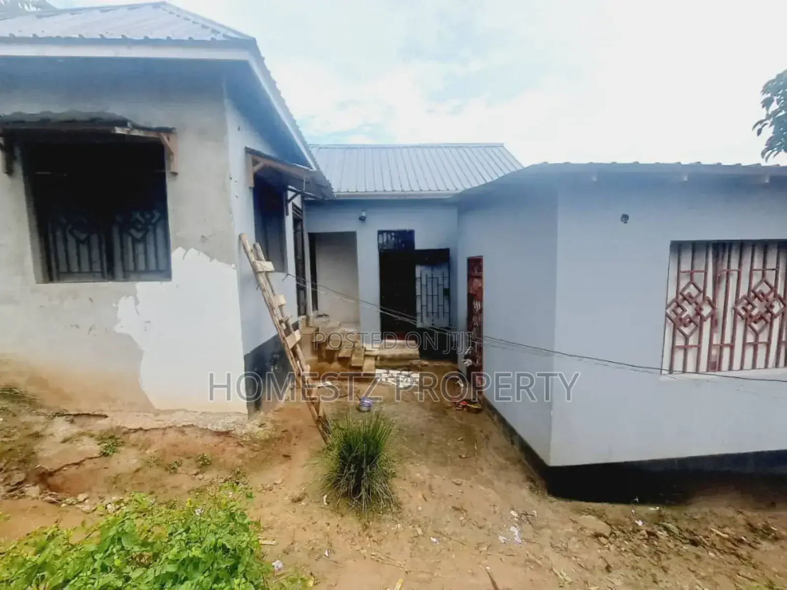 4bdrm Apartment in Mbezi Kwa Msuguri, Kinondoni for sale in Kinondoni