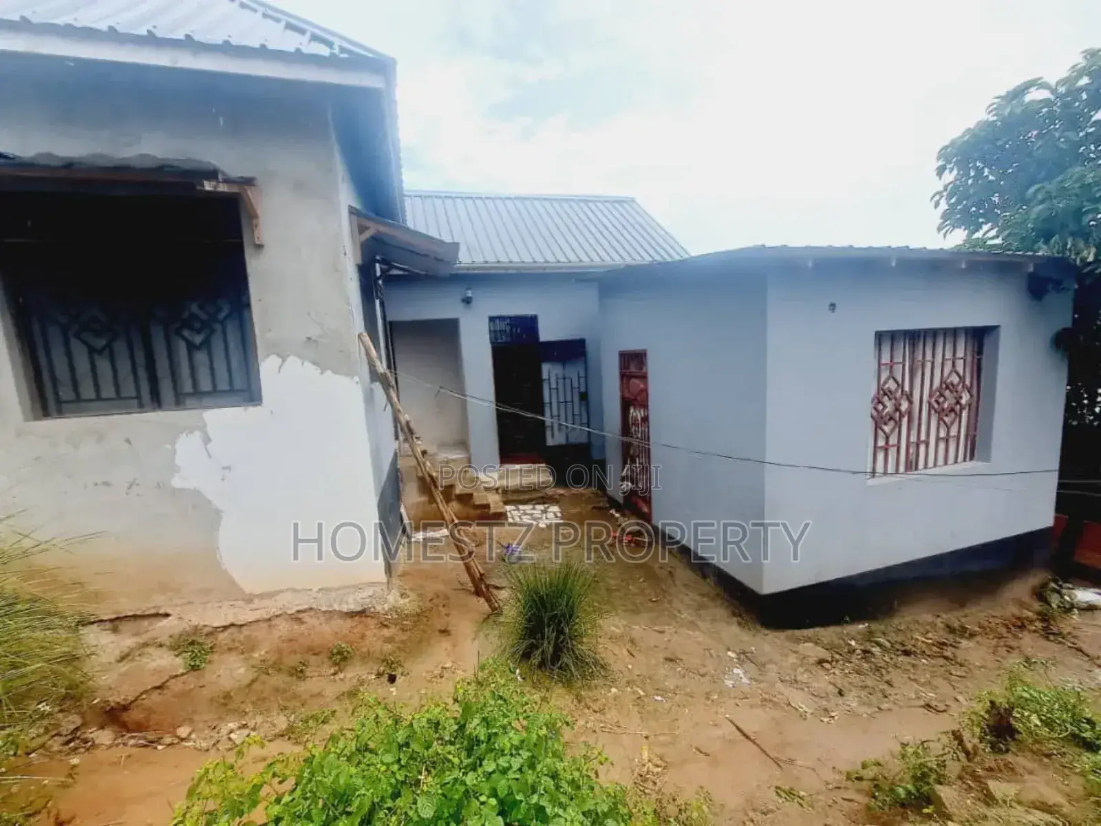 4bdrm Apartment in Mbezi Kwa Msuguri, Kinondoni for sale in Kinondoni