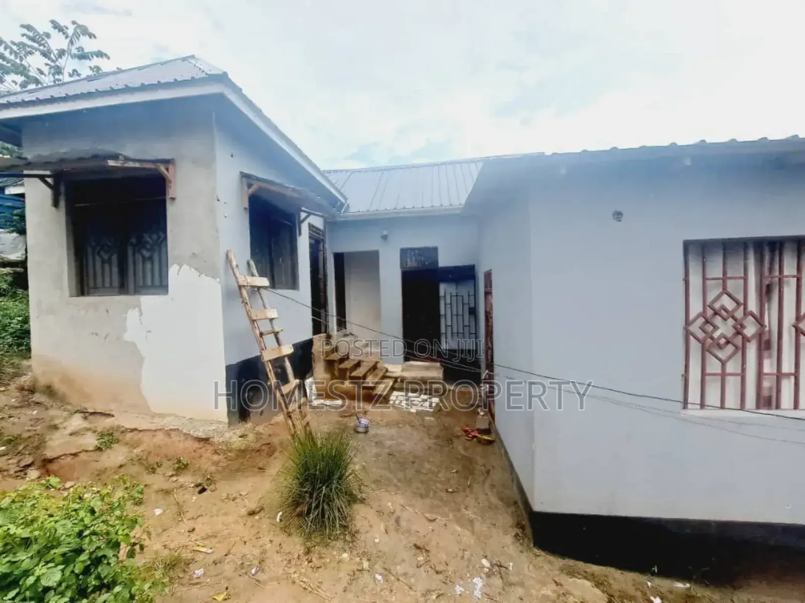4bdrm Apartment in Mbezi Kwa Msuguri, Kinondoni for sale in Kinondoni