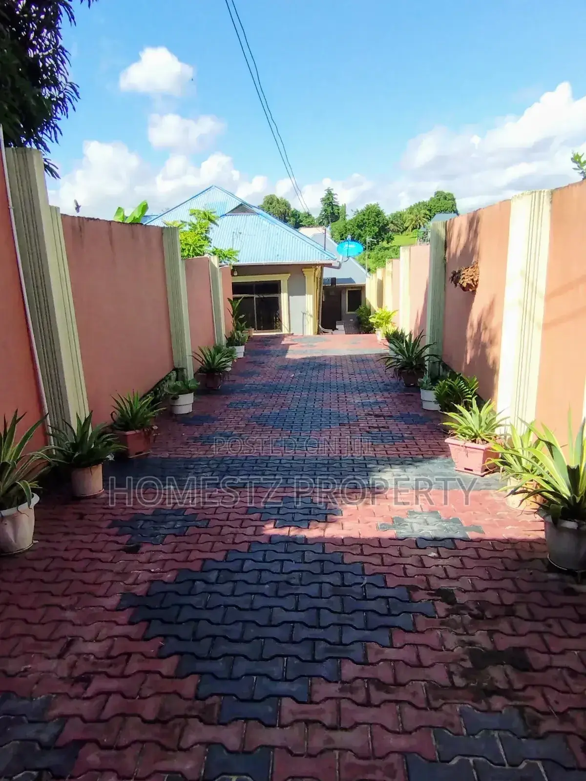 Furnished 6bdrm Apartment in Kitunda Bomba Mbili, Kinondoni for sale in Kinondoni