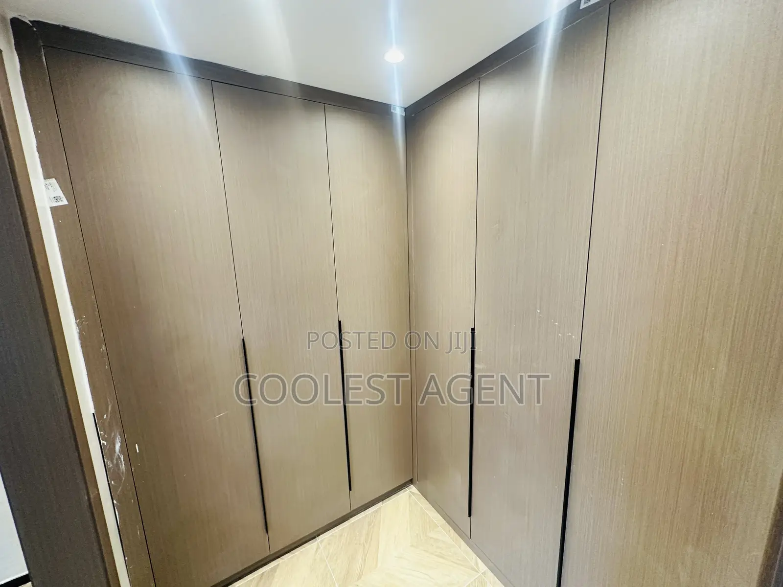 Furnished 1bdrm Duplex in Coolest Estate, Oyster Bay for rent in Oyster Bay