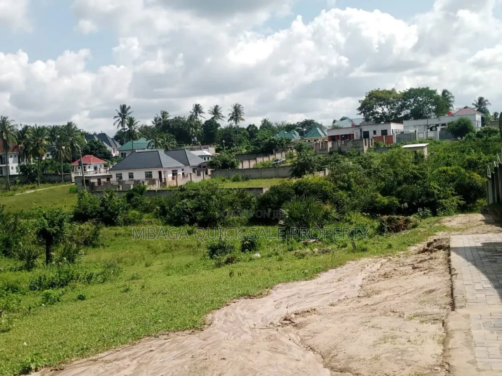 Viwanja Viwili Inauzwa Eneo Moja Madale in Goba