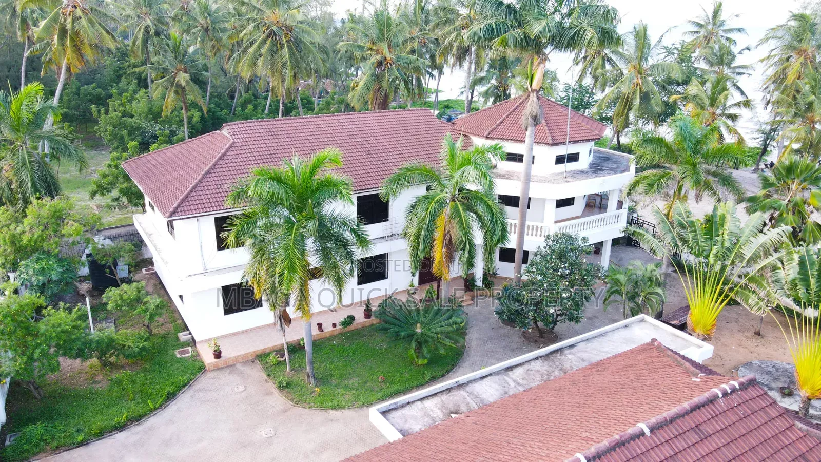 8bdrm House in Mbezi Beach Kidimbwi for sale in Mbezi Beach