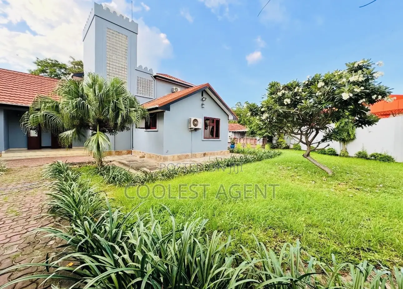6bdrm Mansion in Coolest Estate for rent in Ada Estate