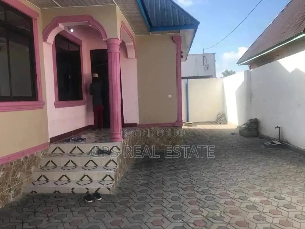 House For Sale in Chamazi