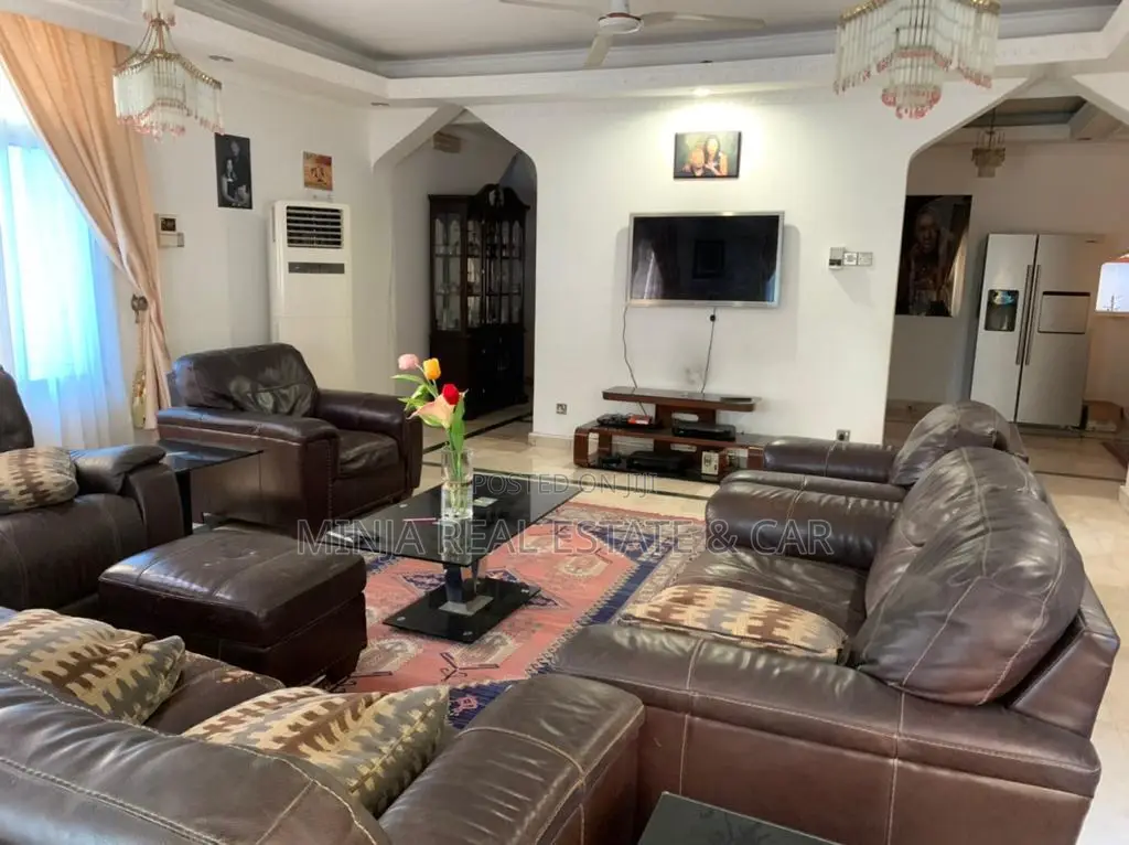 5bdrm House in Msasani for sale in Msasani