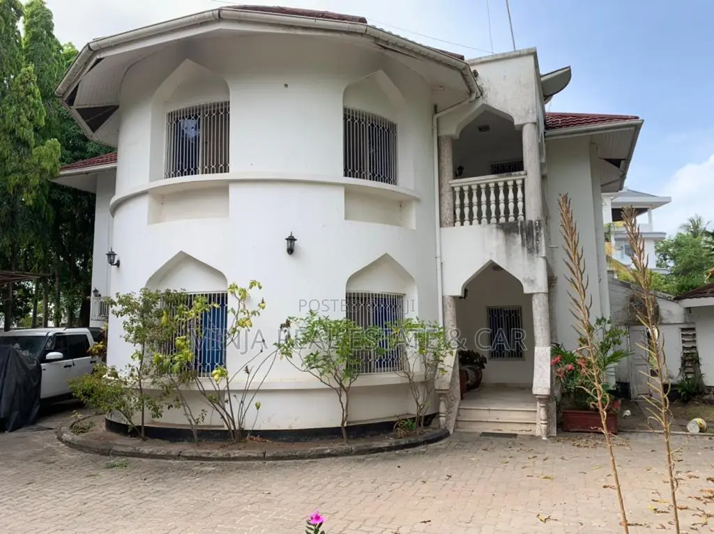 5bdrm House in Msasani for sale in Msasani