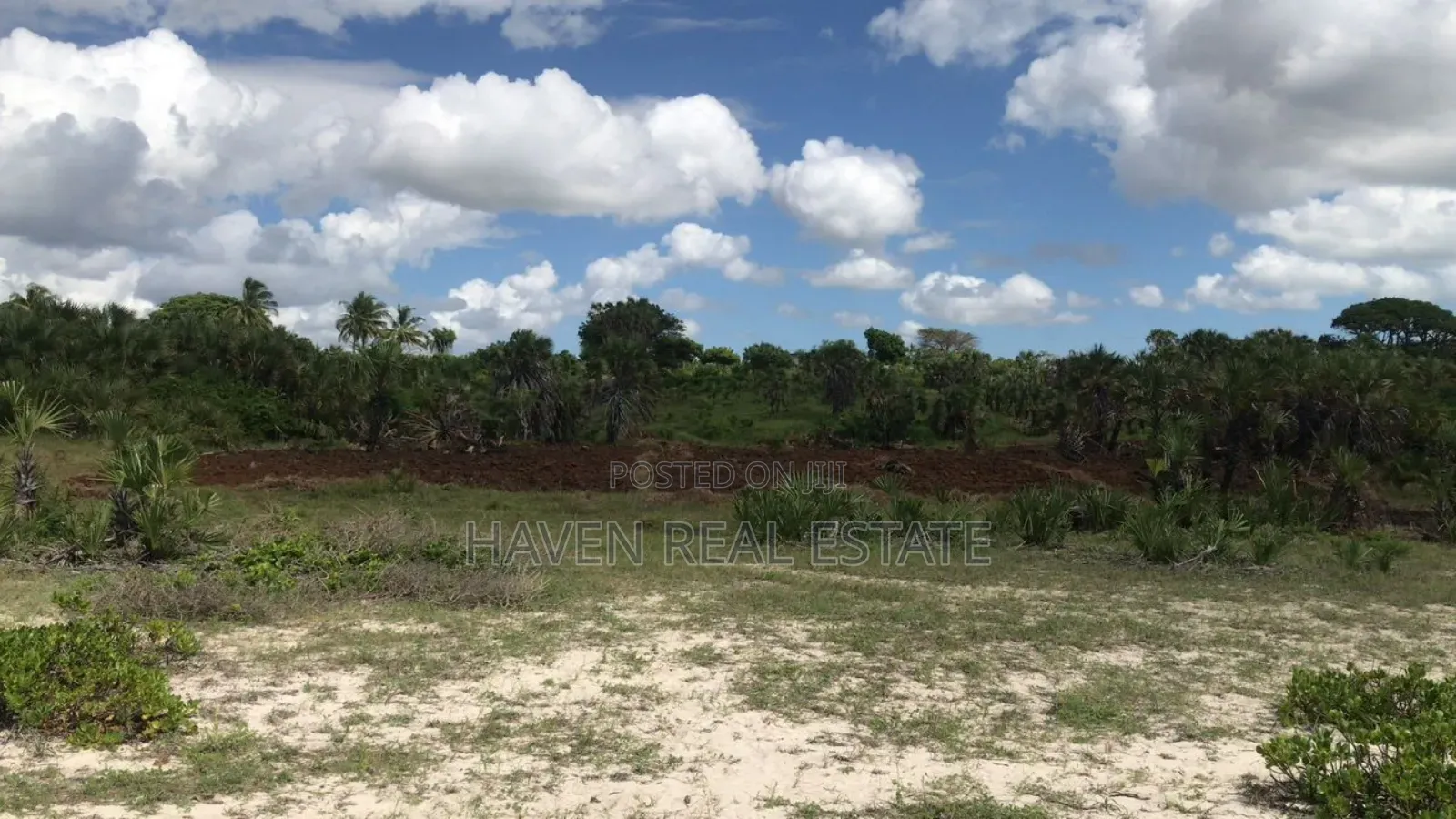 Beach Plot for Sale at Kigamboni Dege in Kigamboni