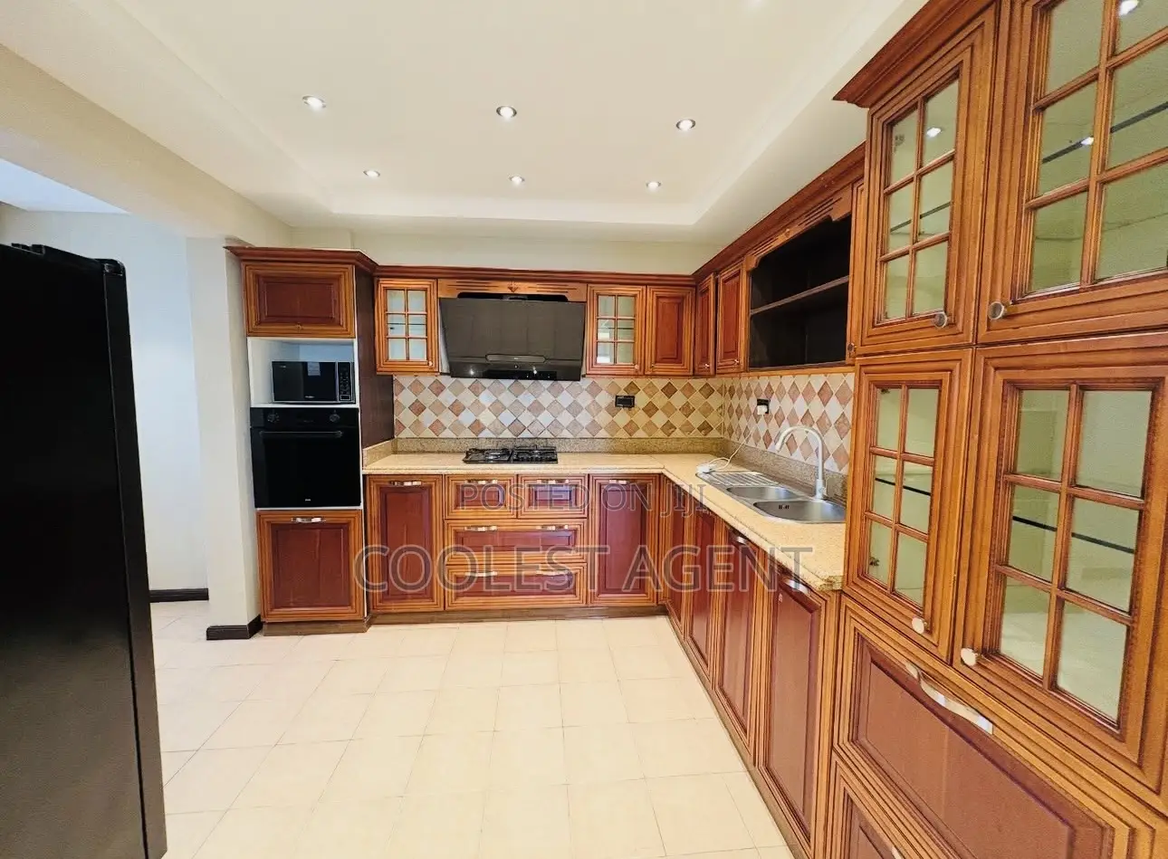 Furnished 3bdrm Apartment in Coolest Estate, Masaki for rent in Masaki