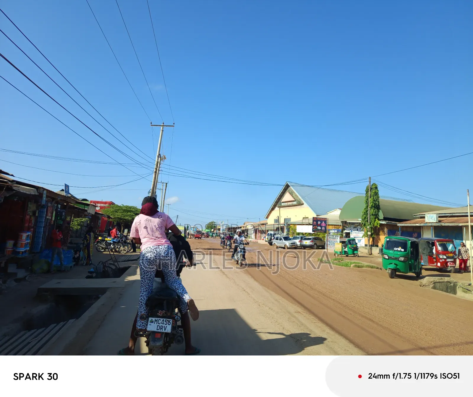 Fremu 35 Na Ukumbi Zinauzwa Ukonga Moshibar. in Ukonga