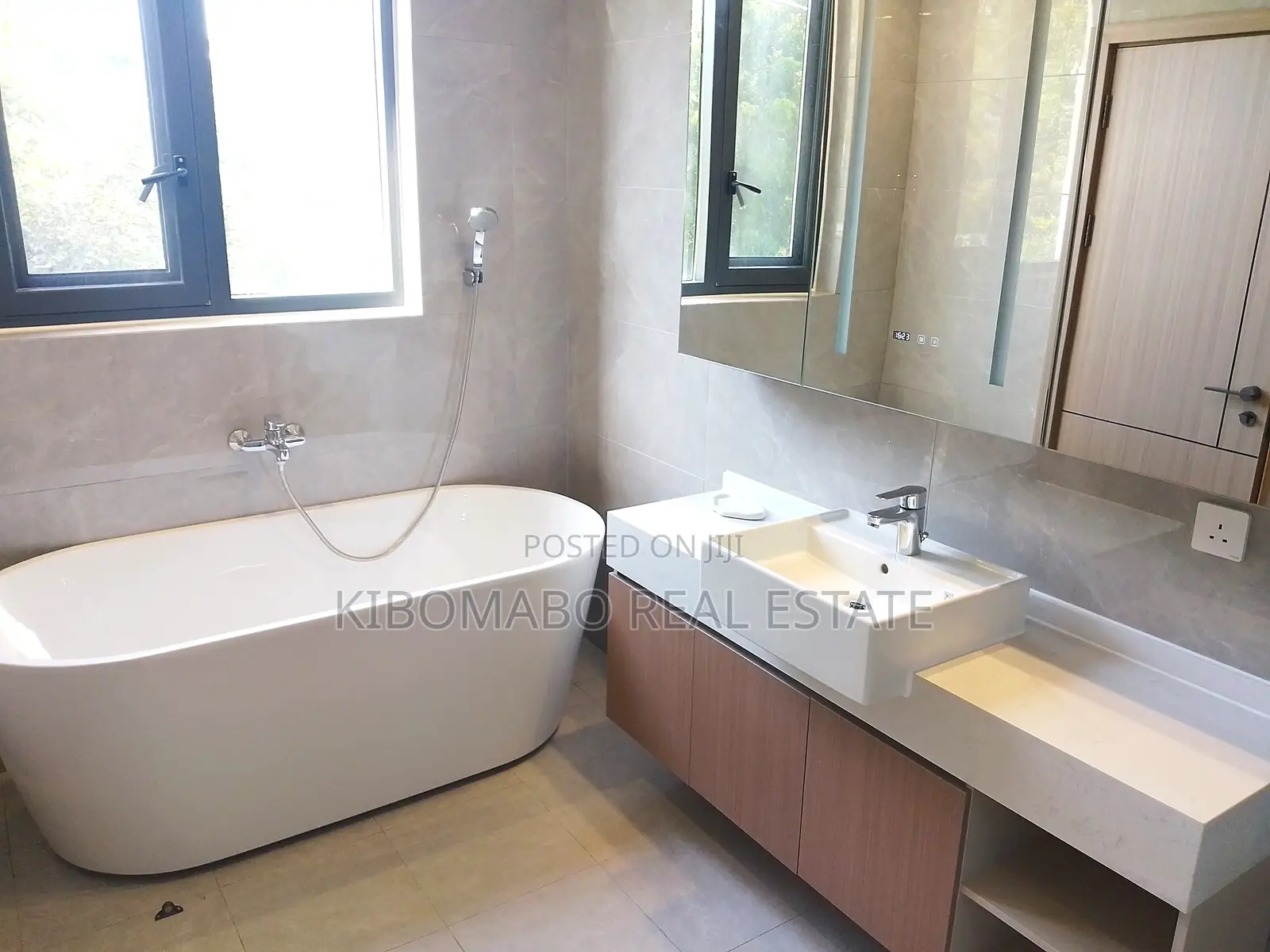 Furnished 3bdrm Apartment in Masaki for sale in Masaki