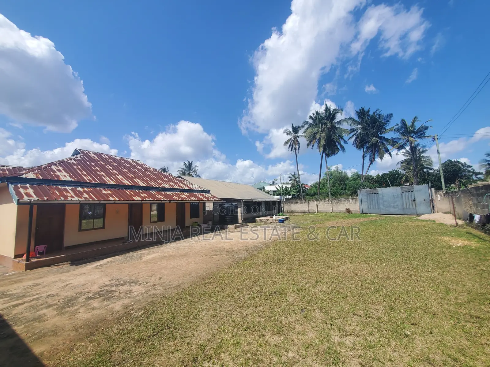Kiwanja Kinauzwa Madale Mikoroshini in Goba