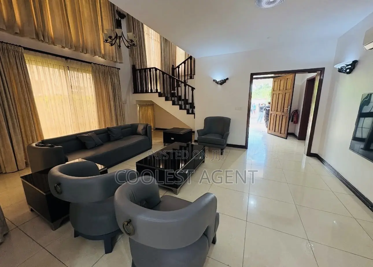 Furnished 4bdrm Villa in Coolest Estate, Oyster Bay for rent in Oyster Bay