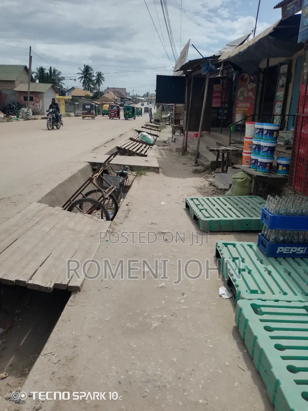 Fremu 35+Ukumbi Zinauzwa Bilion 4.5 Ukonga Moshibar Location in Ilala