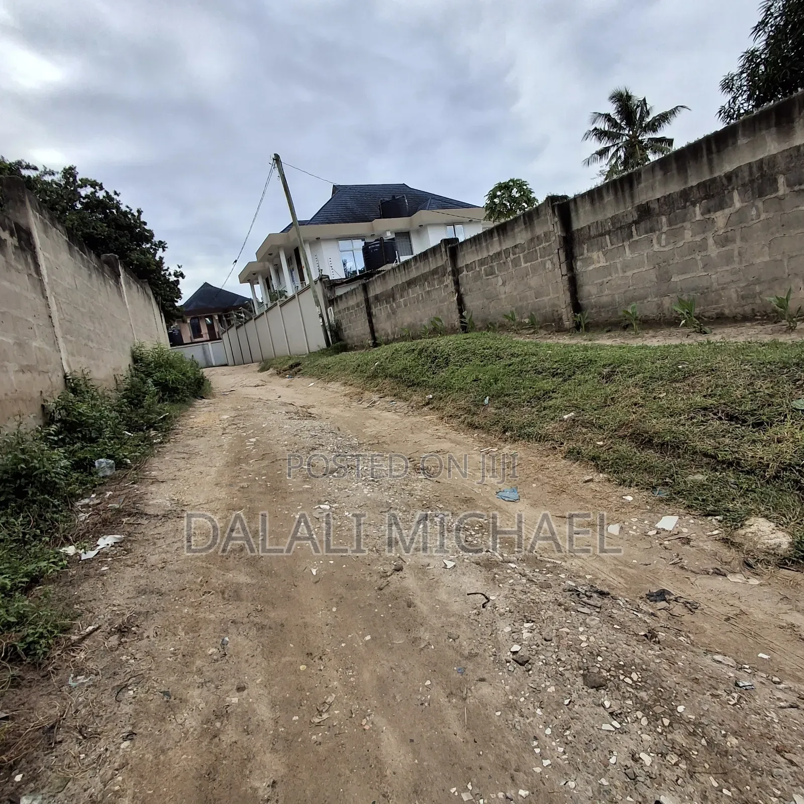 Kiwanja Kinauzwa Mbezibeach in Mbezi Beach