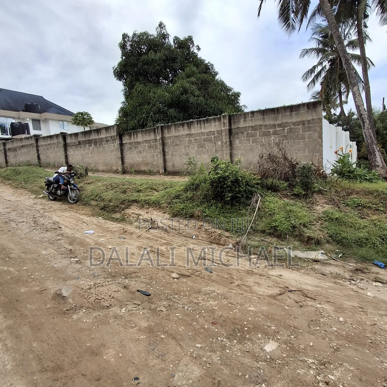 Kiwanja Kinauzwa Mbezibeach in Mbezi Beach