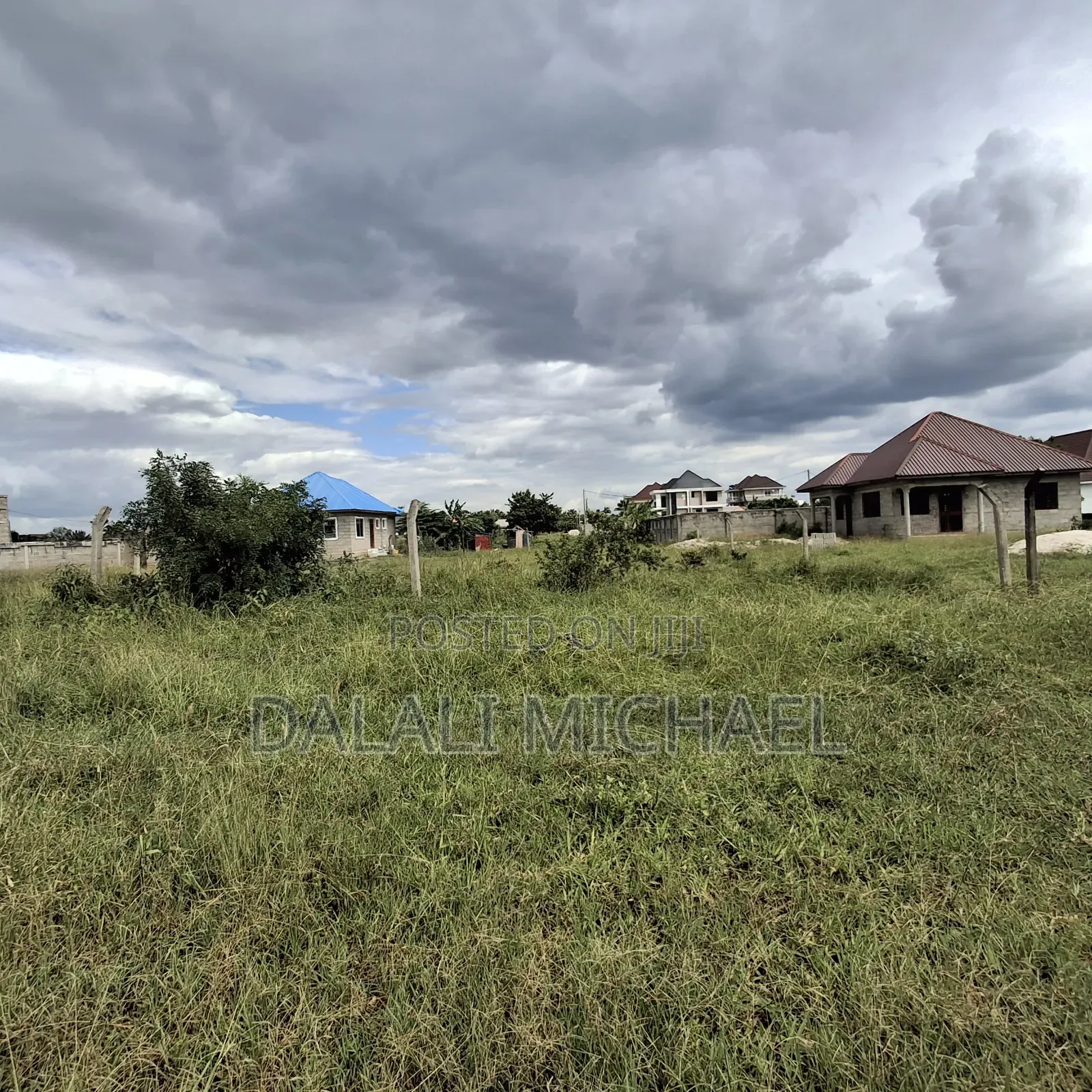 Kiwanja Kinauzwa Mbweni JKT in Mbweni