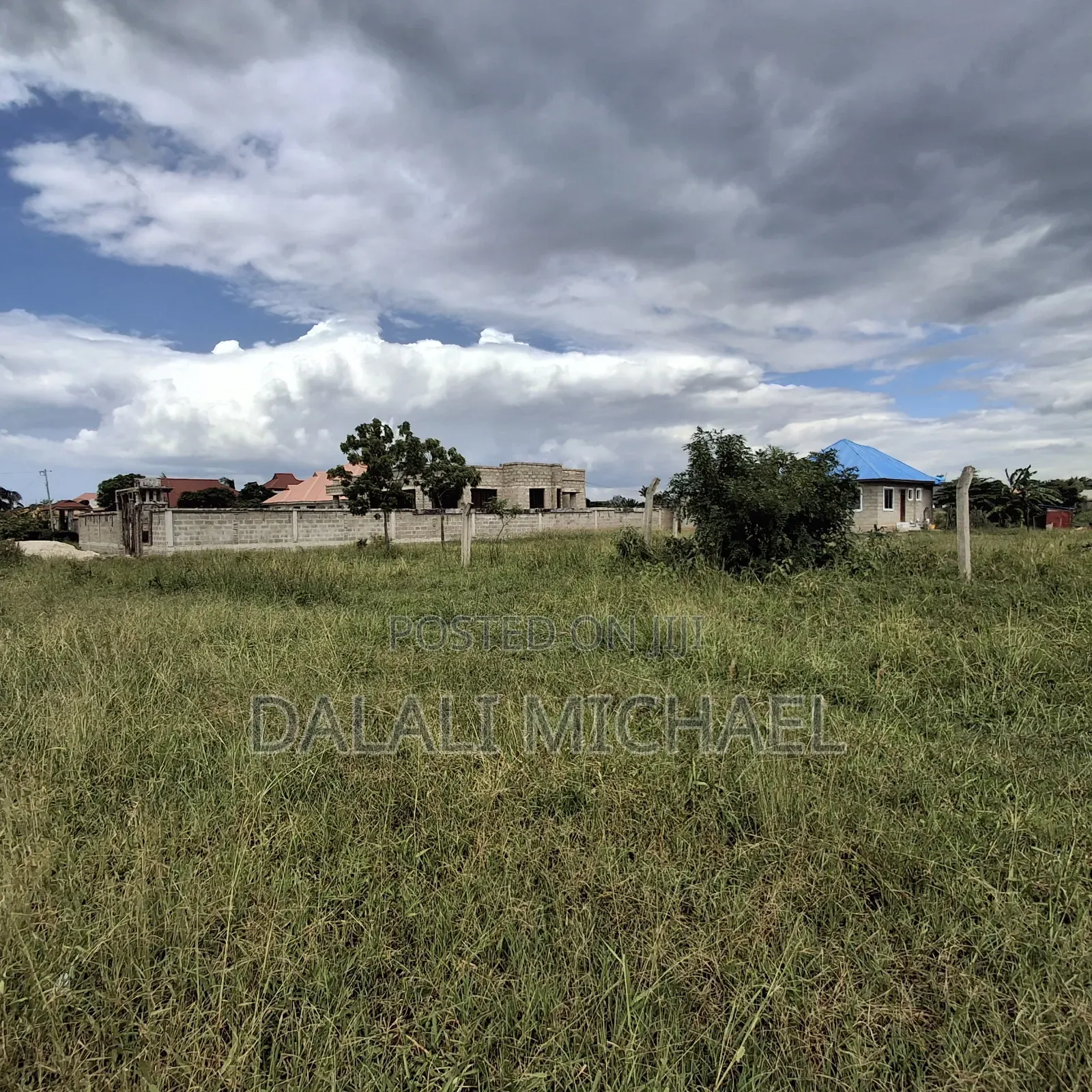 Kiwanja Kinauzwa Mbweni JKT in Mbweni