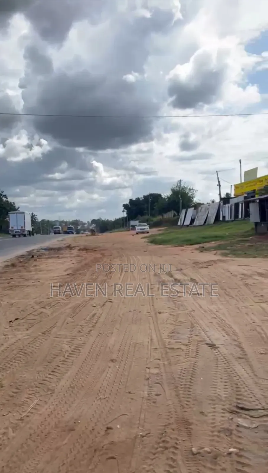 Kiwanja Kinatizama Main Road Kinauzwa Bunju in Bunju
