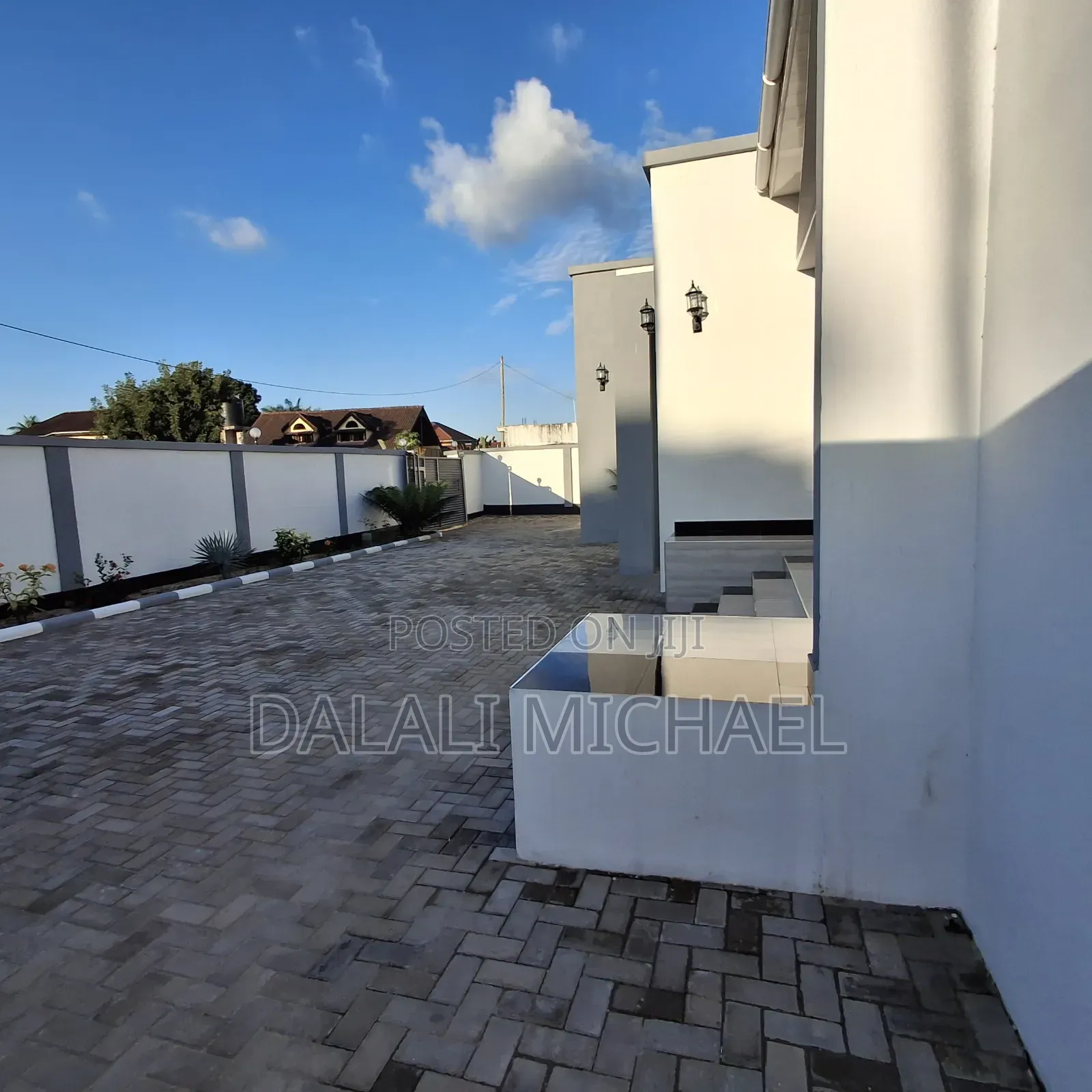 4bdrm House in Mbezibeach for sale in Mbezi Beach
