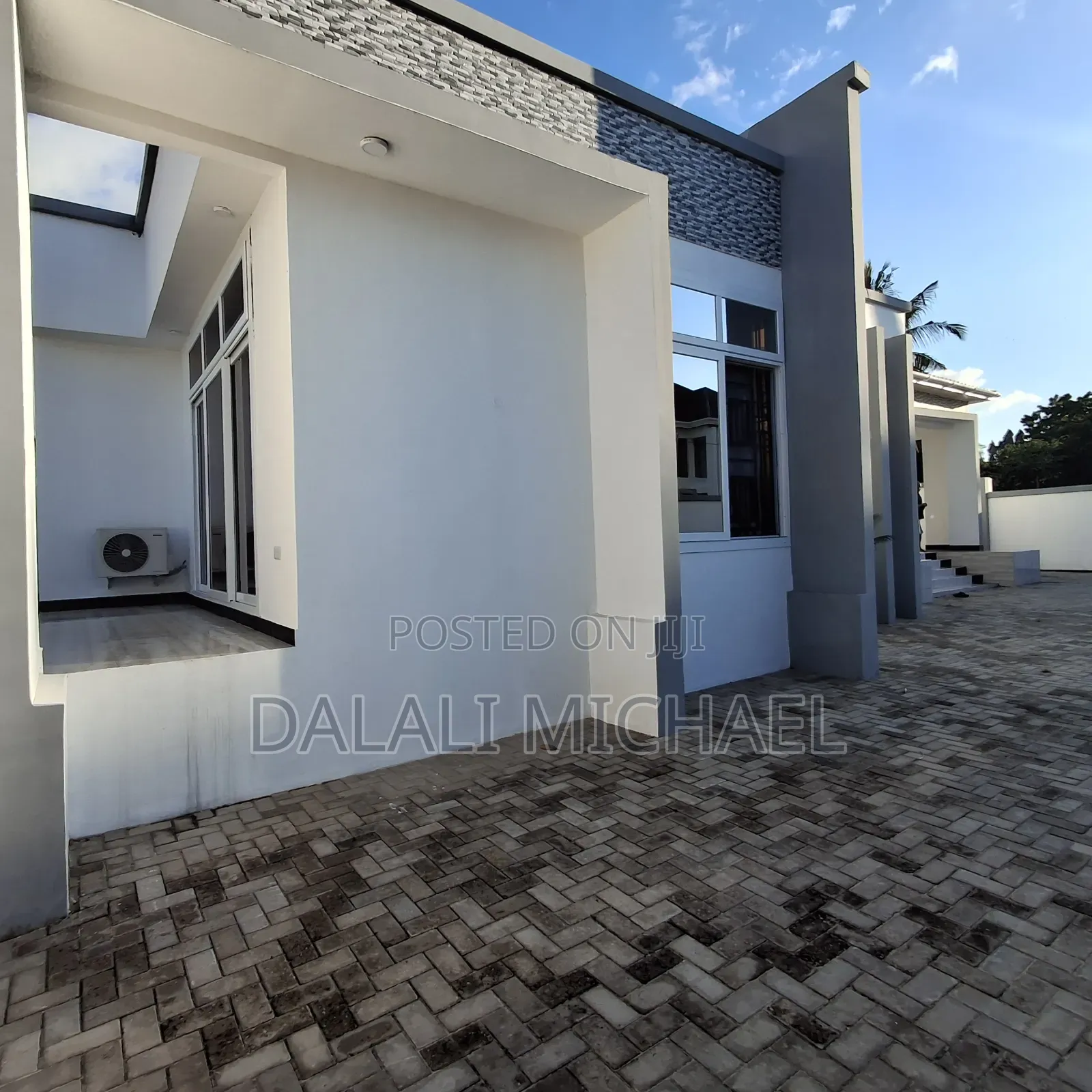 4bdrm House in Mbezibeach for sale in Mbezi Beach